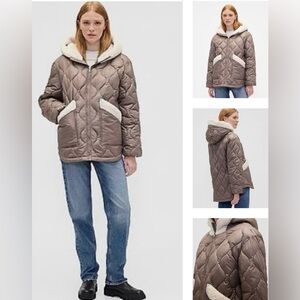 GAP WOMAN’S 100% RECYCLED RELAXED SHERPA- TRIM JACKET IN COLOR PLYMOUTH ROCK